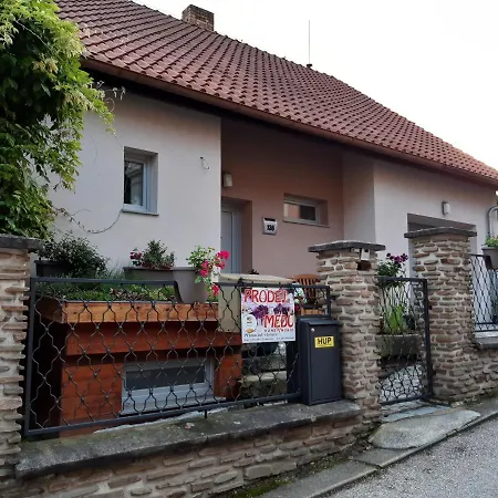 Daire Adela Hluboká nad Vltavou